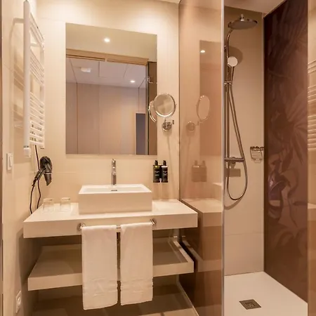 Готель Eurostars Oasis Марбелья