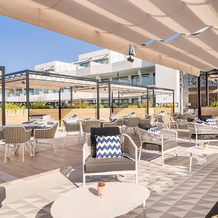 Eurostars Oasis Готель