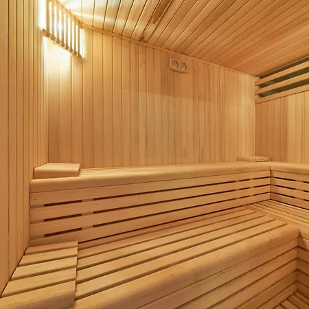 Готель Eurostars Oasis Марбелья