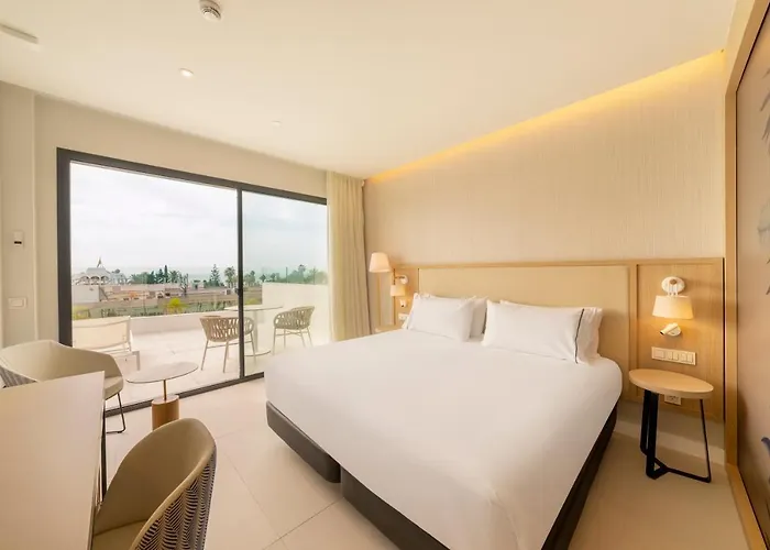 Eurostars Oasis Hotel