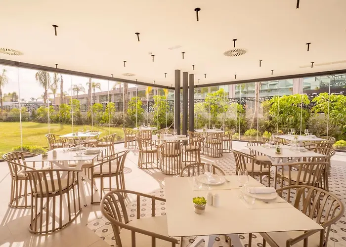 Eurostars Oasis Hotel