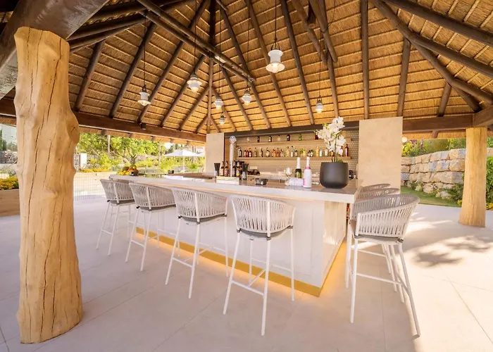 Eurostars Oasis Hotel 4*