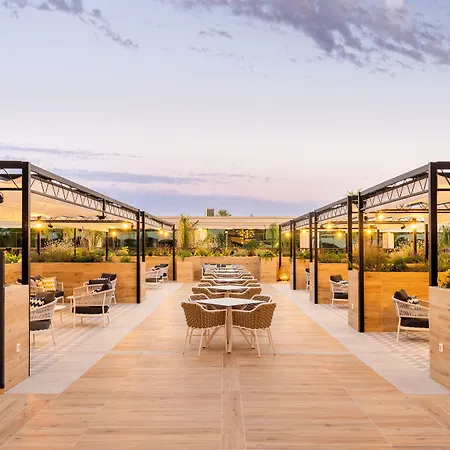 Szálloda Eurostars Oasis 4*